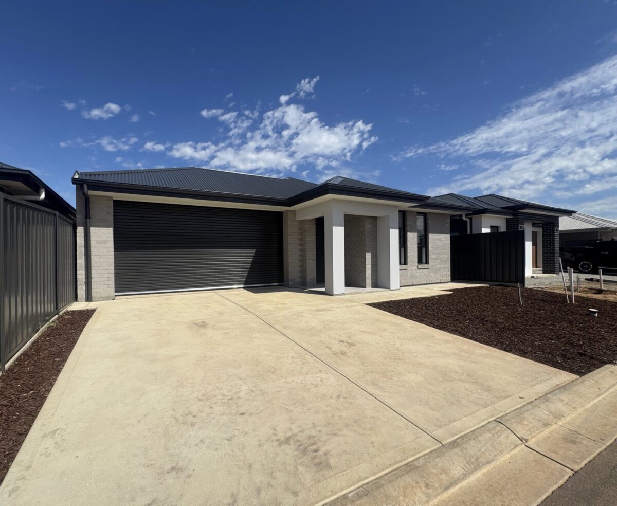 Para Hills supported home